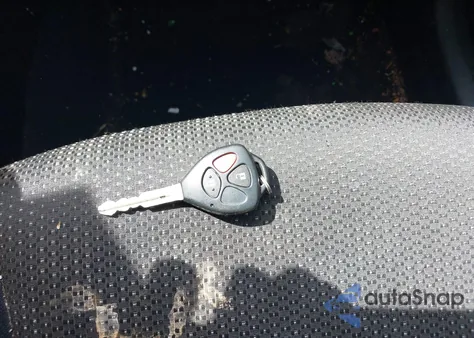 2010 Pontiac Vibe из США, поврежденный, VIN 5Y2SP6E87AZ400740